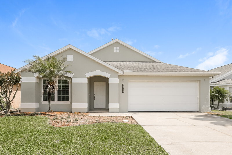 0/Mo, 15904 Autumn Glen Ave Clermont, FL 34714 External View