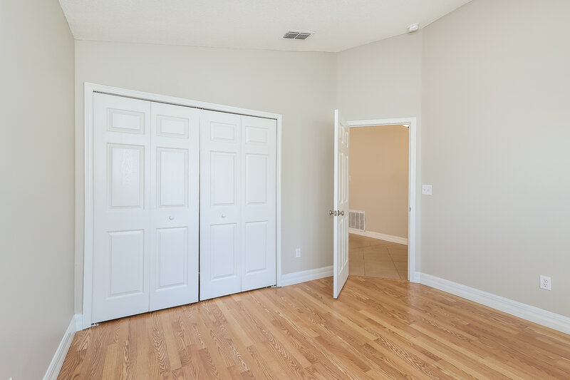 0/Mo, 15904 Autumn Glen Ave Clermont, FL 34714 Bedroom View
