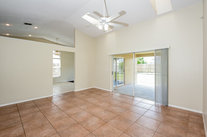 4,090/Mo, 2640 Rolling Broak Dr Orlando, FL 32837 Living Room View 2