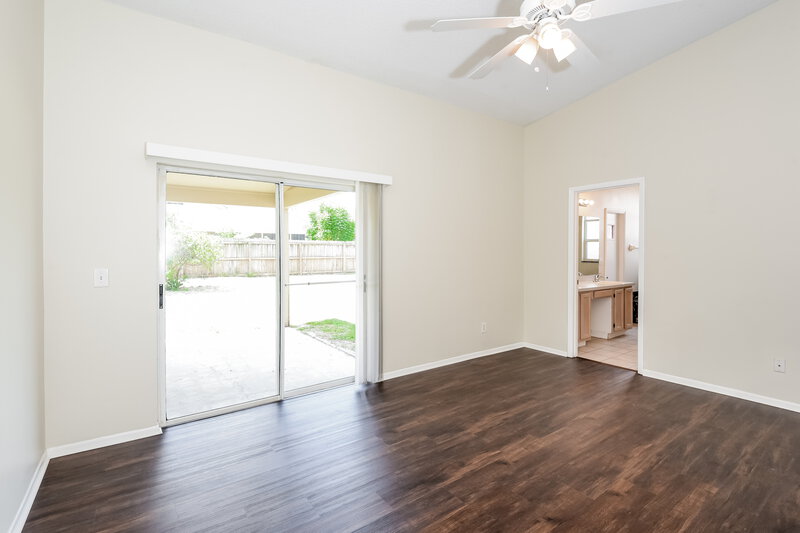 4,090/Mo, 2640 Rolling Broak Dr Orlando, FL 32837 Main Bedroom View