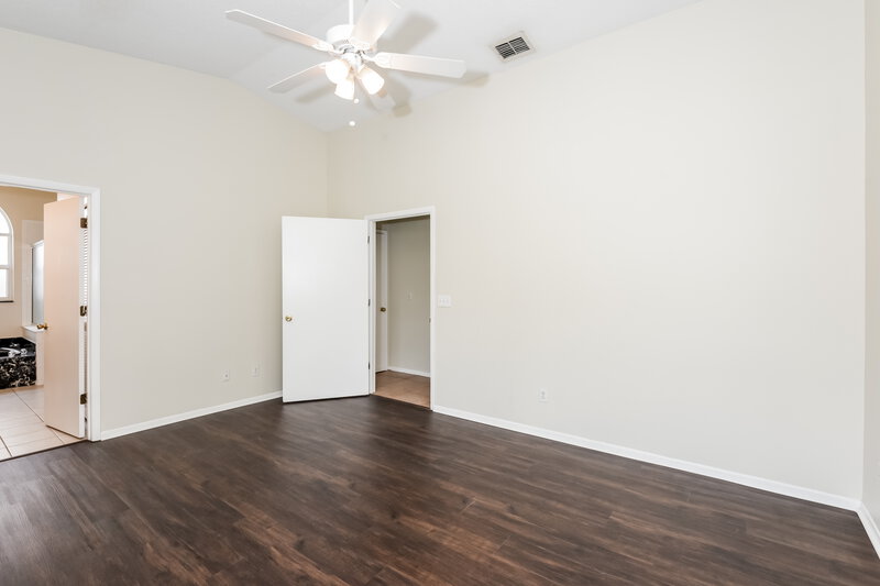 4,090/Mo, 2640 Rolling Broak Dr Orlando, FL 32837 Main Bedroom View 2