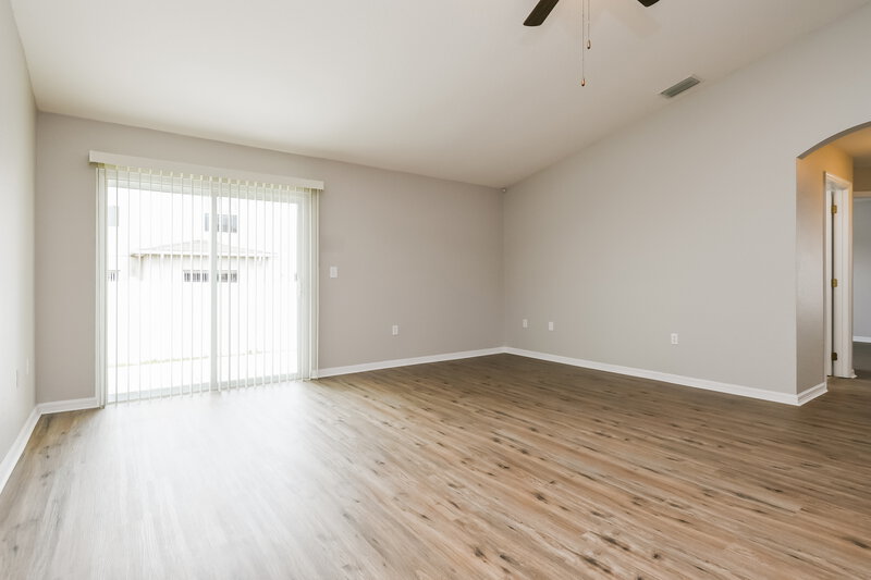 1,730/Mo, 103 Athabasca Dr Poinciana, FL 34759 Living Room View