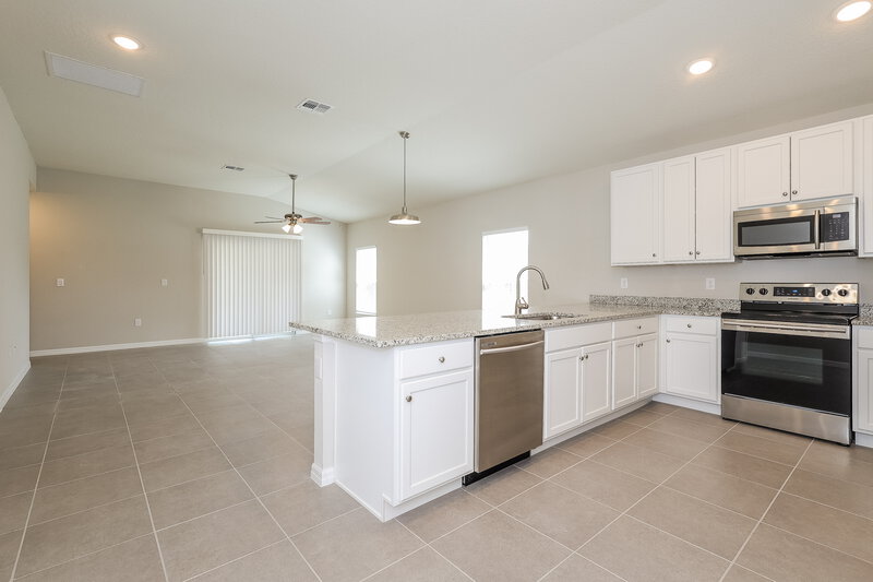 2,035/Mo, 1660 Redfin Dr Poinciana, FL 34759 Kitchen View