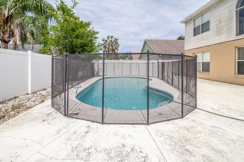 2,030/Mo, 1047 Woodsong Way Clermont, FL 34714 Pool View