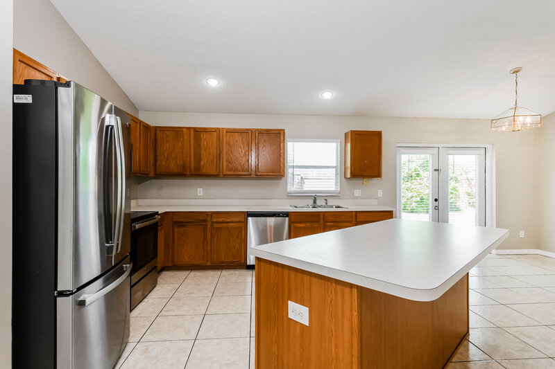 2,225/Mo, 4228 Settlers Ct Saint Cloud, FL 34772 Kitchen View 2
