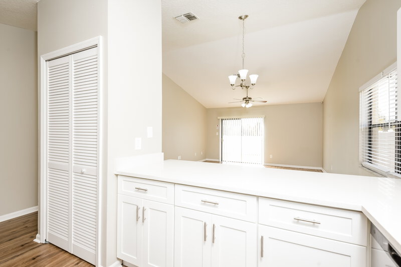 2,225/Mo, 259 Hound Run Pl Casselberry, FL 32707 Kitchen View 2