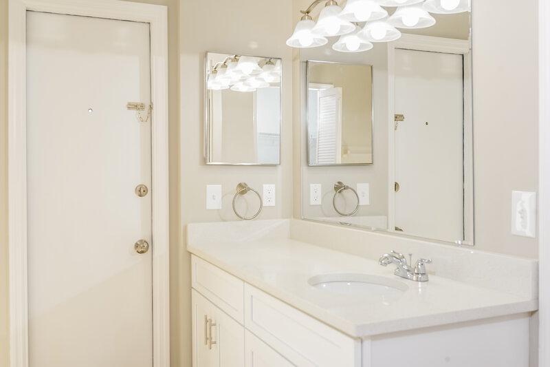 2,225/Mo, 259 Hound Run Pl Casselberry, FL 32707 Main Bathroom View 2