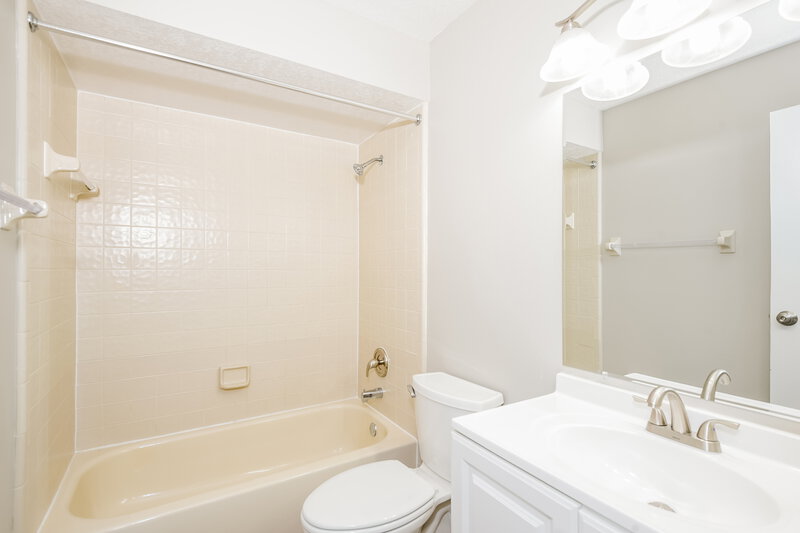 2,225/Mo, 259 Hound Run Pl Casselberry, FL 32707 Bathroom View
