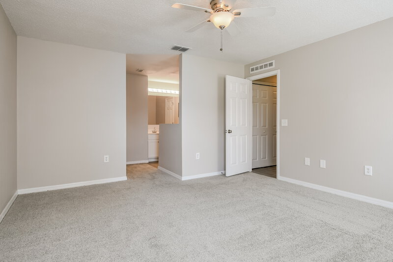 2,240/Mo, 4931 Silver Thistle Ln Saint Cloud, FL 34772 Main Bedroom View 2
