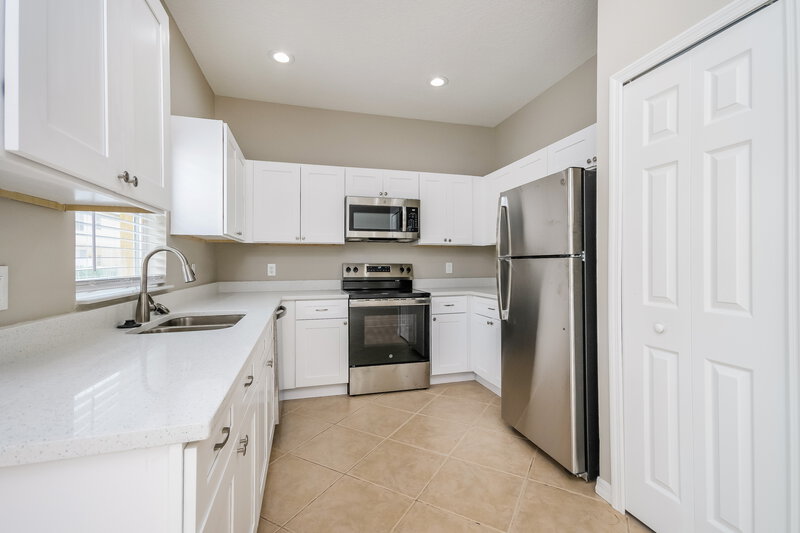 2,025/Mo, 735 Marotta Loop Ocoee, FL 34761 Kitchen View