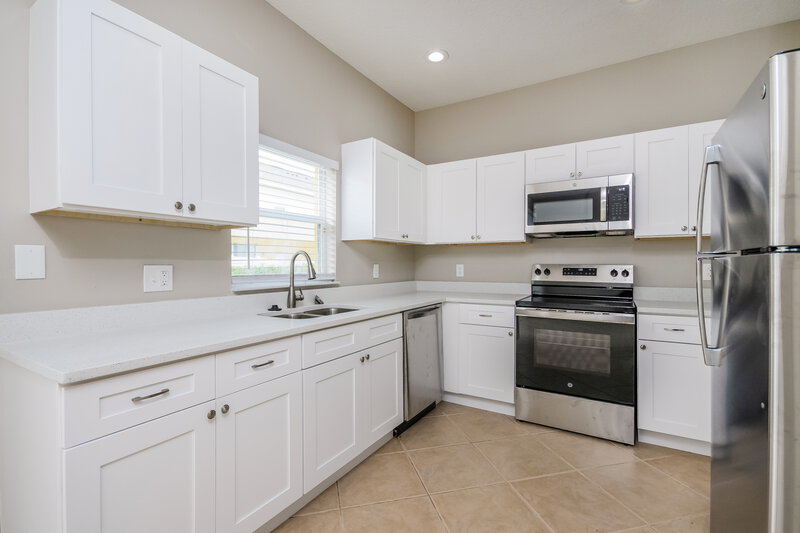 2,025/Mo, 735 Marotta Loop Ocoee, FL 34761 Kitchen View 2