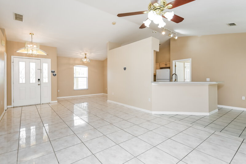 1,980/Mo, 2318 Sweetwater Blvd Saint Cloud, FL 34772 Living Room View 2