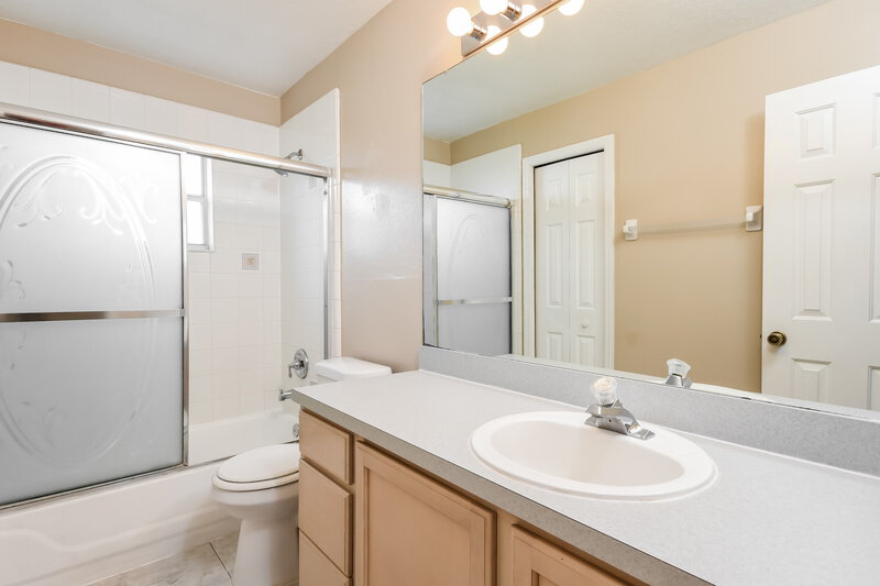 2,115/Mo, 2318 Sweetwater Blvd Saint Cloud, FL 34772 Bathroom View
