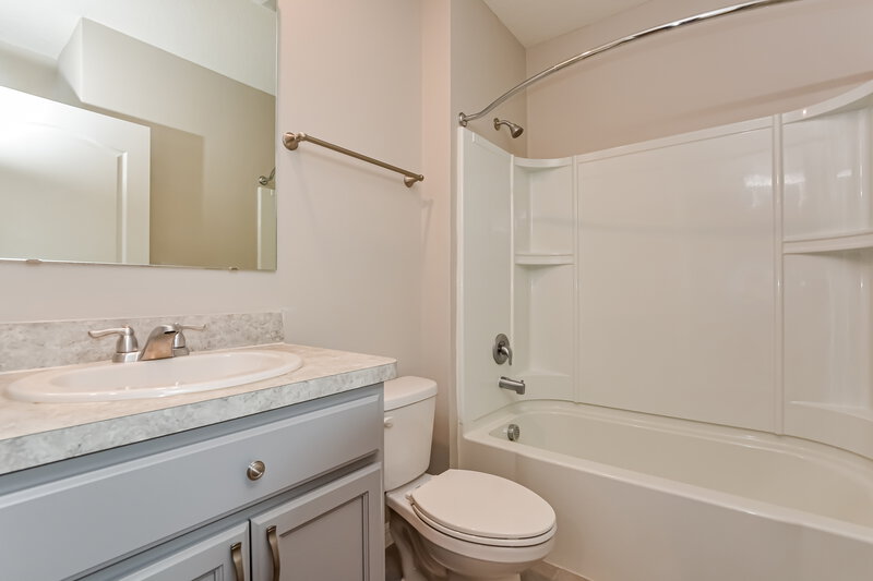 1,875/Mo, 3614 Scarlet Oak Dr Saint Cloud, FL 34772 Bathroom View