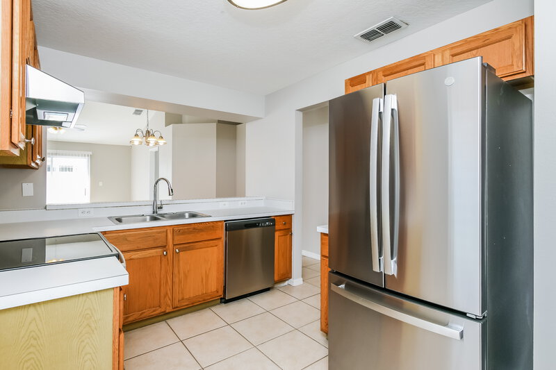 2,900/Mo, 2294 Santa Lucia St Kissimmee, FL 34743 Kitchen View