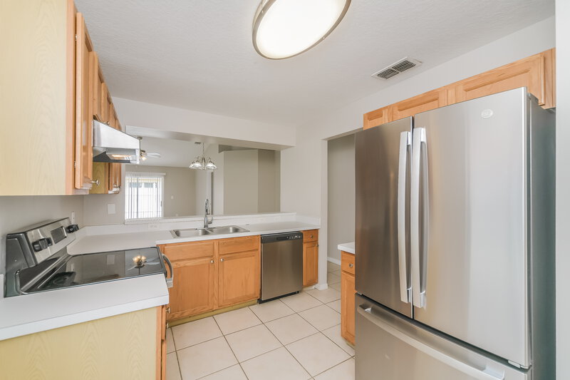 1,860/Mo, 2294 Santa Lucia St Kissimmee, FL 34743 Kitchen View 2