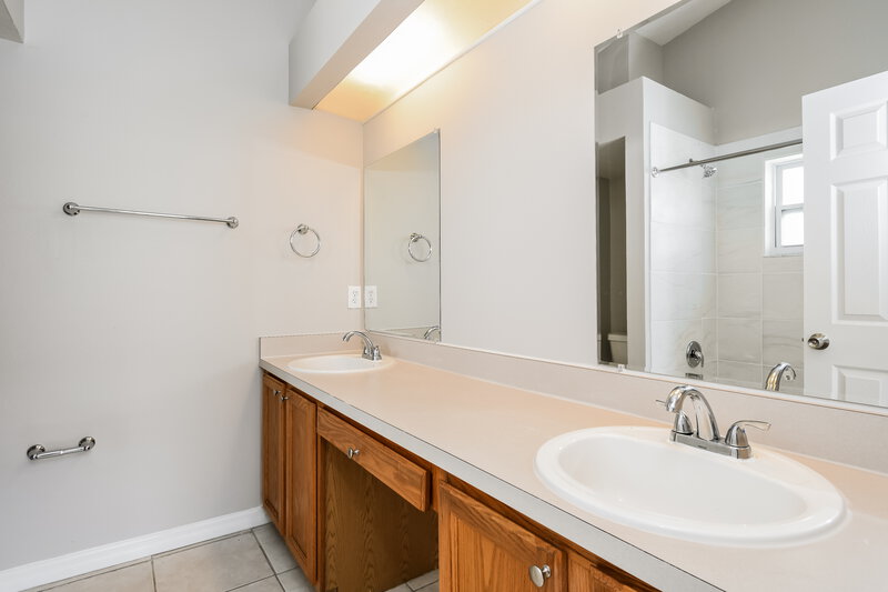 2,900/Mo, 2294 Santa Lucia St Kissimmee, FL 34743 Main Bathroom View