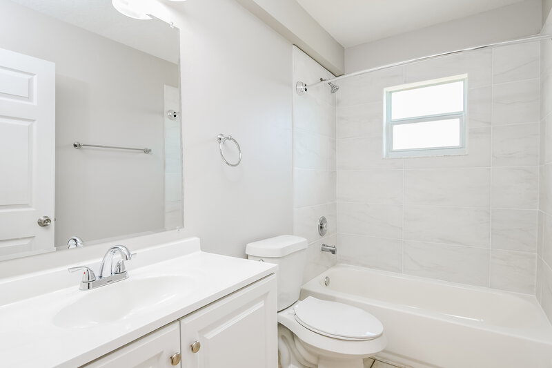 2,900/Mo, 2294 Santa Lucia St Kissimmee, FL 34743 Bathroom View