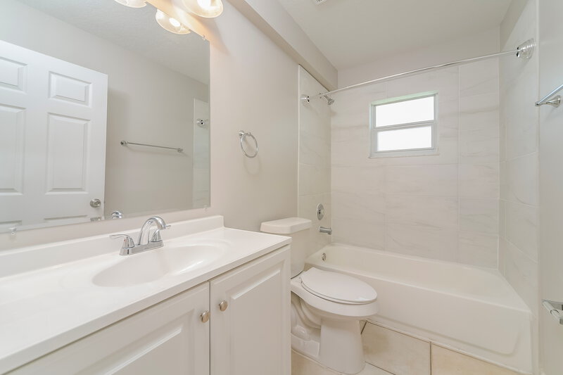 1,860/Mo, 2294 Santa Lucia St Kissimmee, FL 34743 Bathroom View