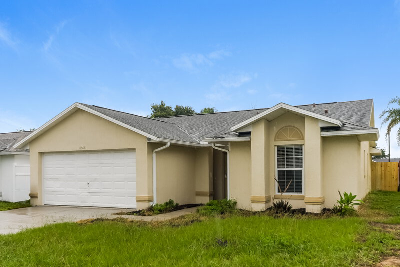 2,255/Mo, 8608 Wellington Loop Kissimmee, FL 34747 Front View