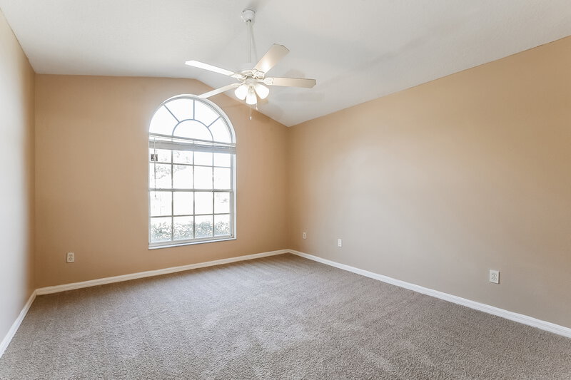 1,950/Mo, 1040 Shale Trail St Apopka, FL 32703 Main Bedroom View