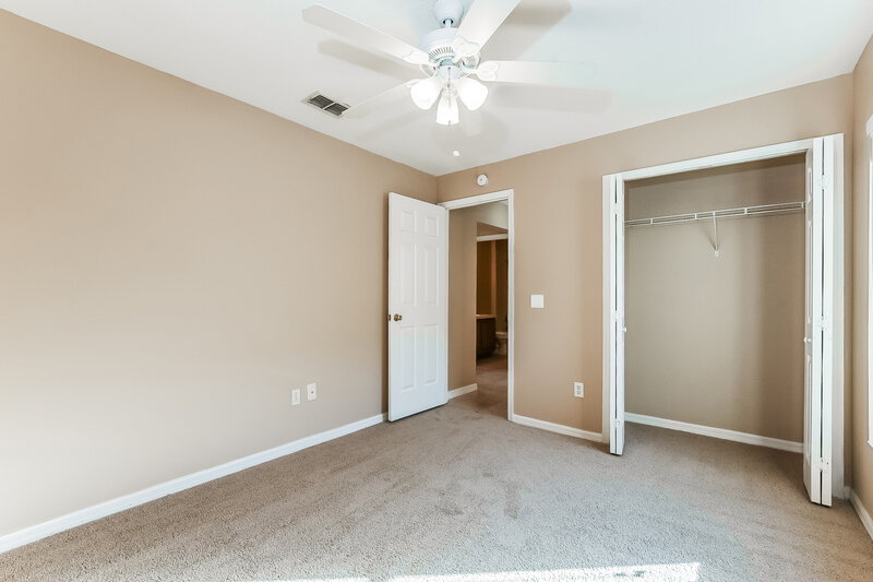 1,950/Mo, 1040 Shale Trail St Apopka, FL 32703 Bedroom View 4