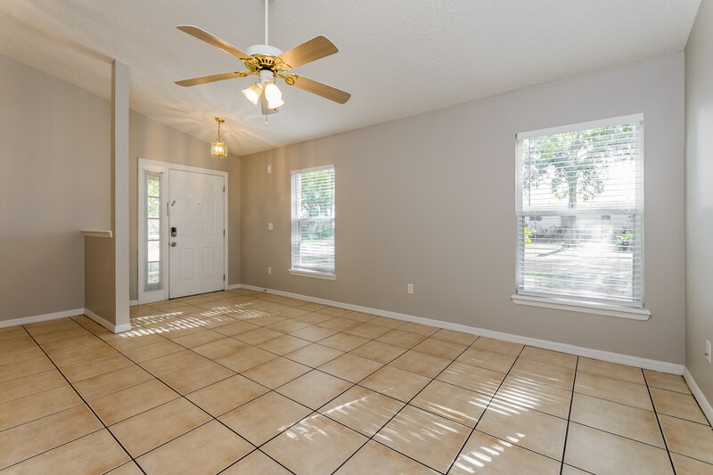 2,160/Mo, 1119 Clear Creek Cir Clermont, FL 34714 Living Room View