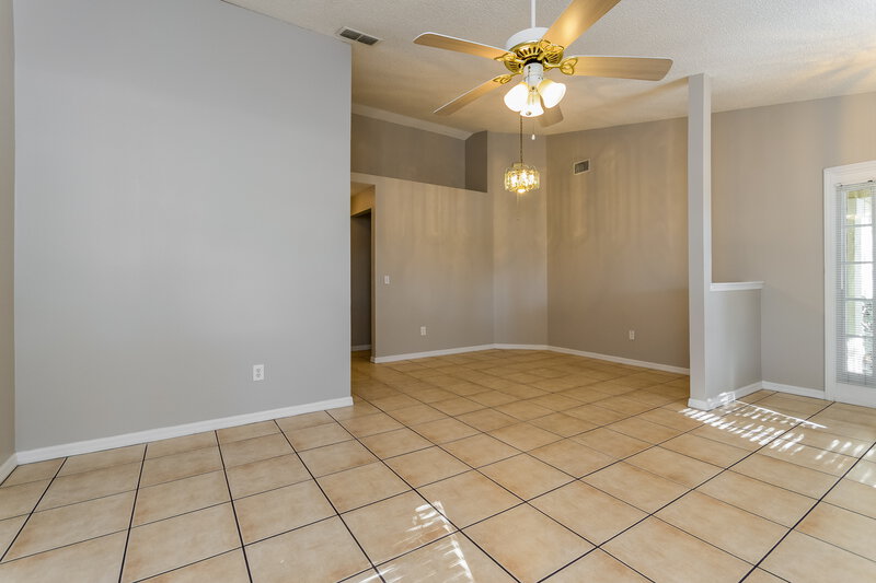 2,160/Mo, 1119 Clear Creek Cir Clermont, FL 34714 Living Room View 2