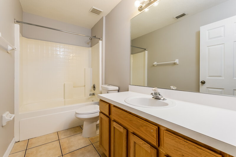 2,160/Mo, 1119 Clear Creek Cir Clermont, FL 34714 Bathroom View