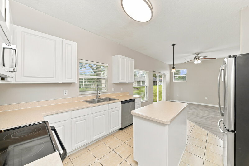 2,490/Mo, 625 Wekiva Crest Dr Apopka, FL 32712 Kitchen View 2