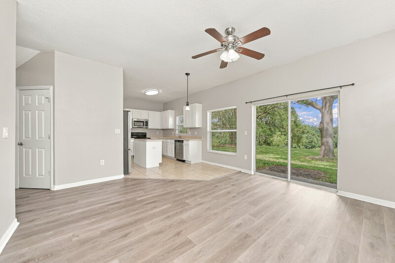 2,490/Mo, 625 Wekiva Crest Dr Apopka, FL 32712 Family Room View 2