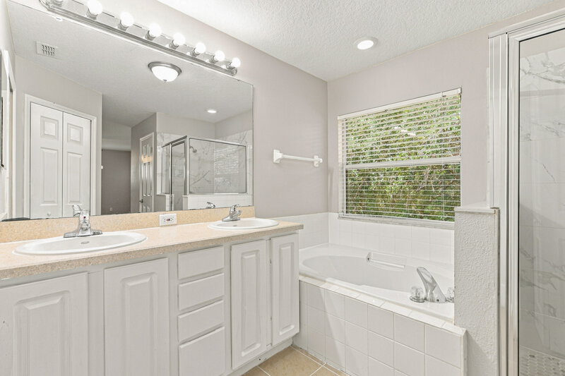 2,490/Mo, 625 Wekiva Crest Dr Apopka, FL 32712 Primary Bathroom View
