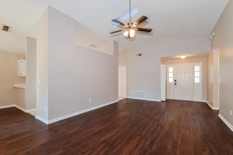 2,400/Mo, 1048 Vernon Loop Oviedo, FL 32765 Living Room View