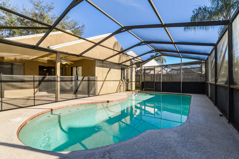 2,400/Mo, 1048 Vernon Loop Oviedo, FL 32765 Rear View