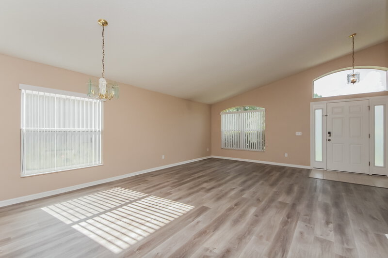 2,235/Mo, 17100 Woodcrest Way Clermont, FL 34714 Living Room View 3