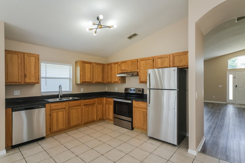 2,170/Mo, 17100 Woodcrest Way Clermont, FL 34714 Kitchen View 2