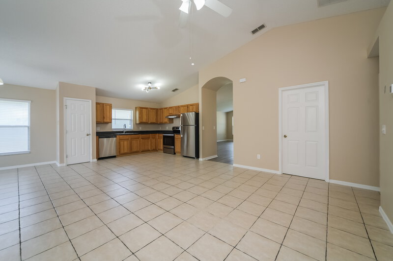 2,170/Mo, 17100 Woodcrest Way Clermont, FL 34714 Family Room View 2