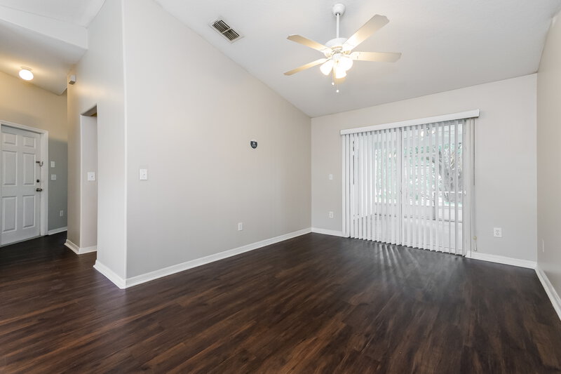 2,200/Mo, 1128 Windy Bluff Dr Minneola, FL 34715 Living Room View
