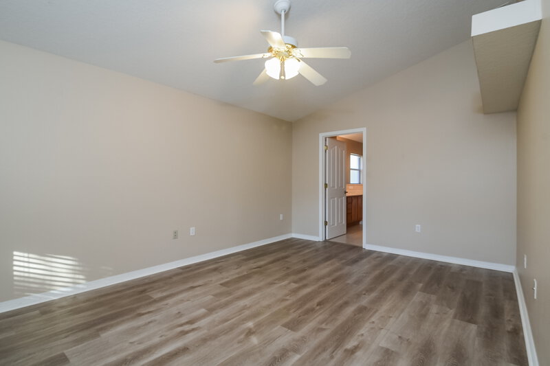 2,330/Mo, 2417 Settlers Trl Saint Cloud, FL 34772 Main Bedroom View