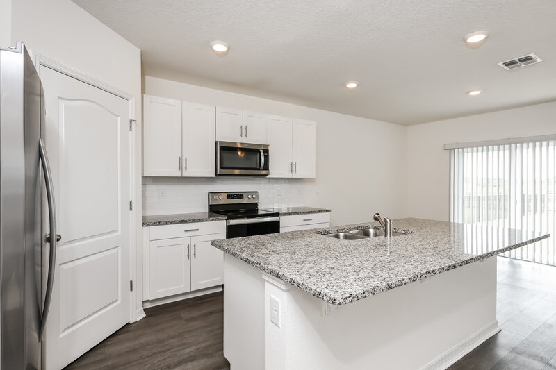 3,245/Mo, 2158 Ranch Side Rd Kissimmee, FL 34744 Kitchen View