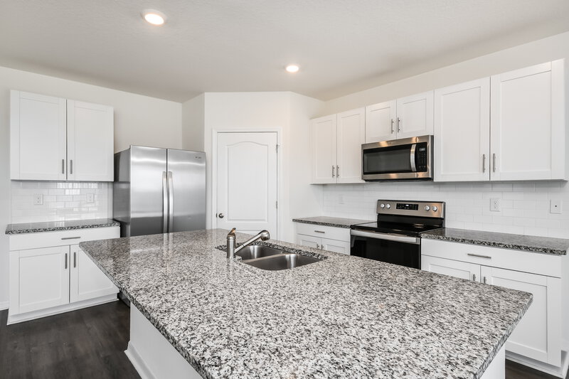 3,245/Mo, 2158 Ranch Side Rd Kissimmee, FL 34744 Kitchen View 2