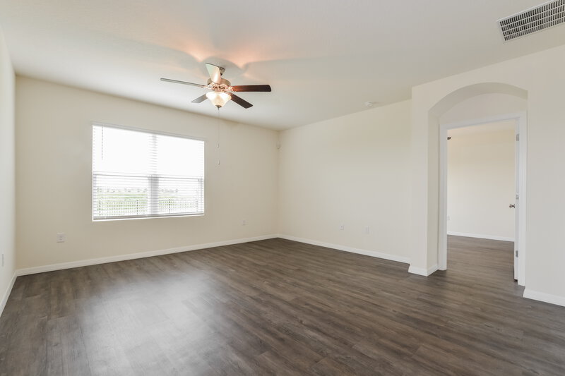 2,650/Mo, 1568 Aldenwood Pl Kissimmee, FL 34744 Living Room View 2