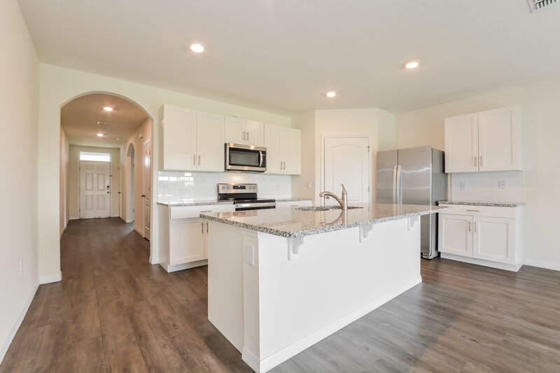 2,650/Mo, 1568 Aldenwood Pl Kissimmee, FL 34744 Kitchen View
