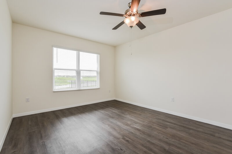 2,650/Mo, 1568 Aldenwood Pl Kissimmee, FL 34744 Main Bedroom View