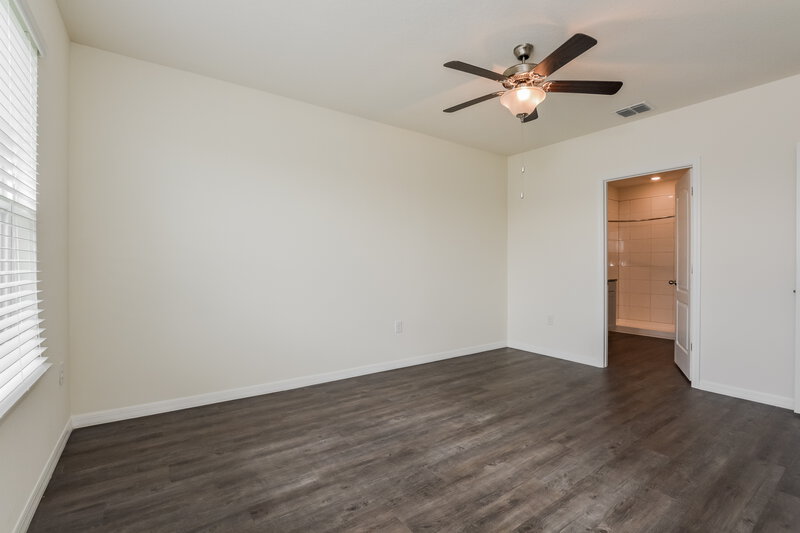 2,650/Mo, 1568 Aldenwood Pl Kissimmee, FL 34744 Main Bedroom View 2