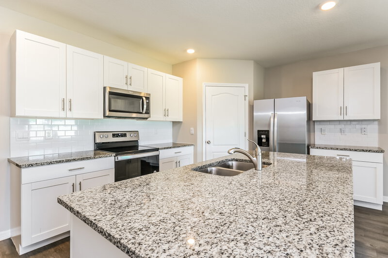 2,725/Mo, 1565 Aldenwood Pl Kissimmee, FL 34744 Kitchen View