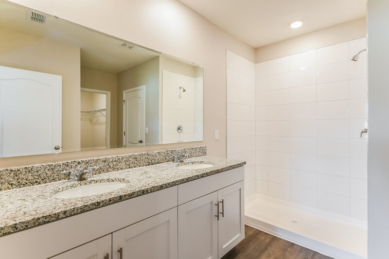 2,725/Mo, 1565 Aldenwood Pl Kissimmee, FL 34744 Main Bathroom View