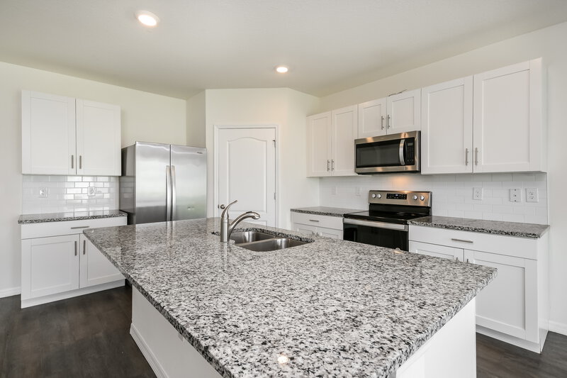 4,620/Mo, 2175 Ranch Side Rd Kissimmee, FL 34744 Kitchen View 2