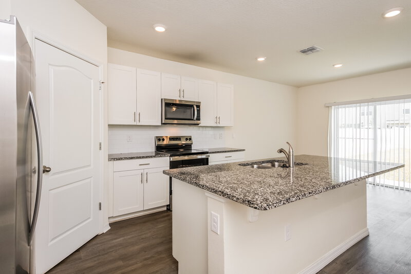 3,170/Mo, 2163 Ranch Side Rd Kissimmee, FL 34744 Kitchen View