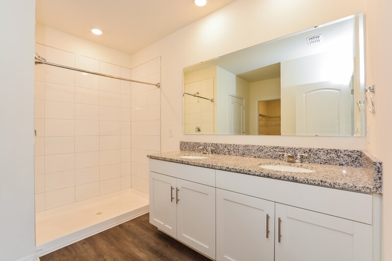 2,490/Mo, 2152 Bridlewood Dr Kissimmee, FL 34744 Main Bathroom View